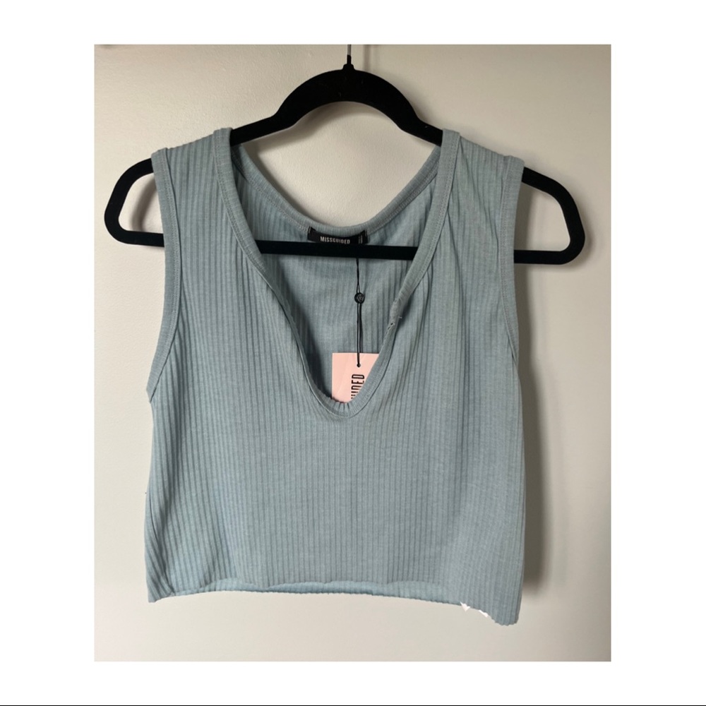 MISSGUIDED Notch Neck Sleeveless Crop Top